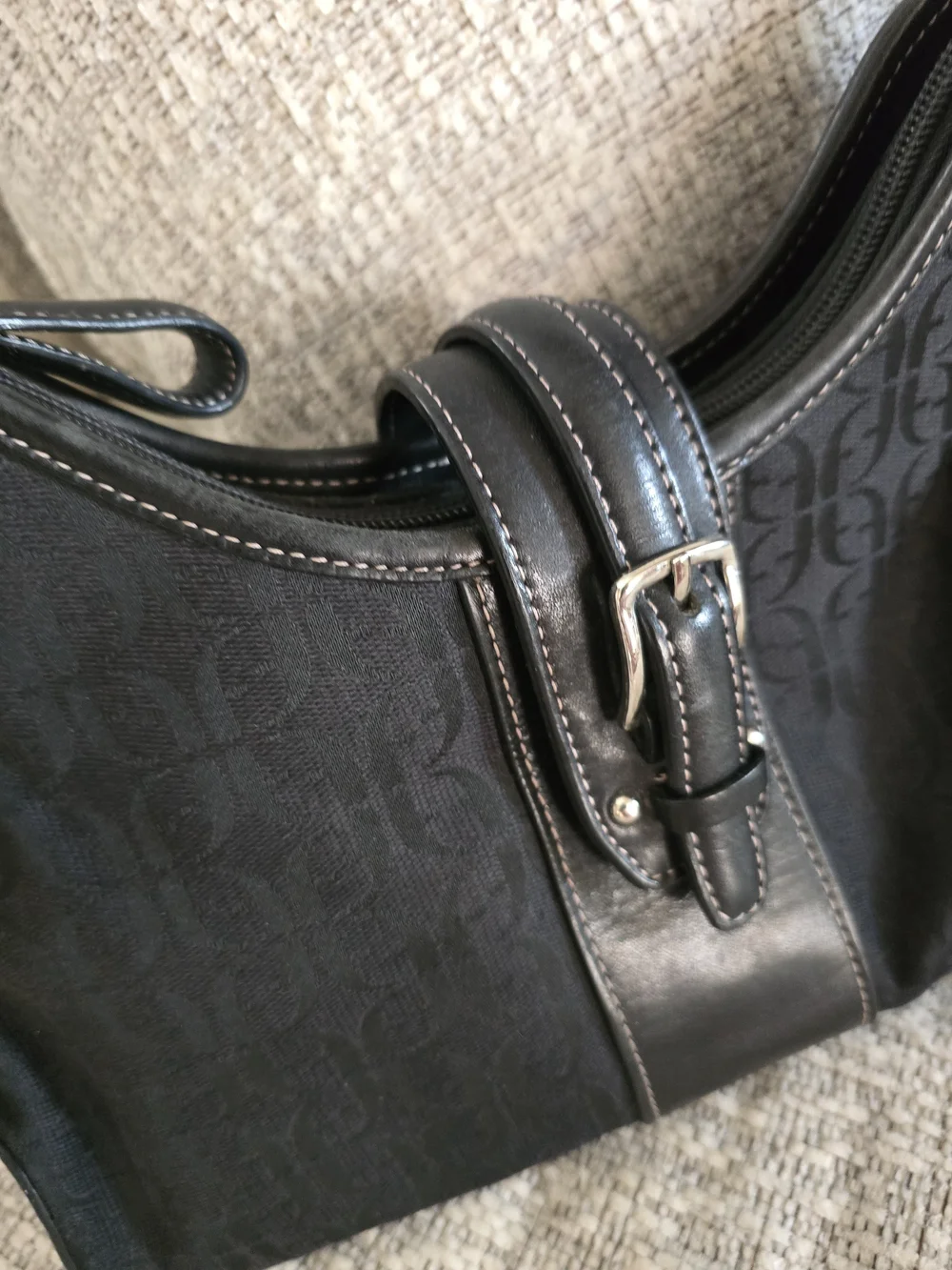 Fossil leather shoulder